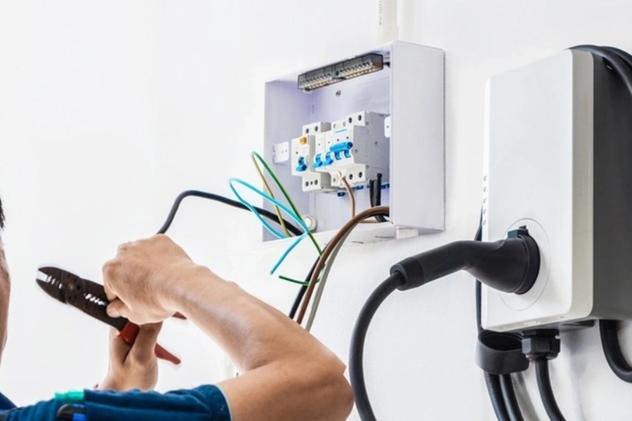 Electrical Repair Services in Everett, WA by Advantage Electric